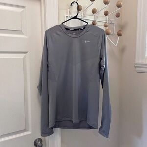 NIKE Runner Shirt - Long Sleeve - Men's Medium